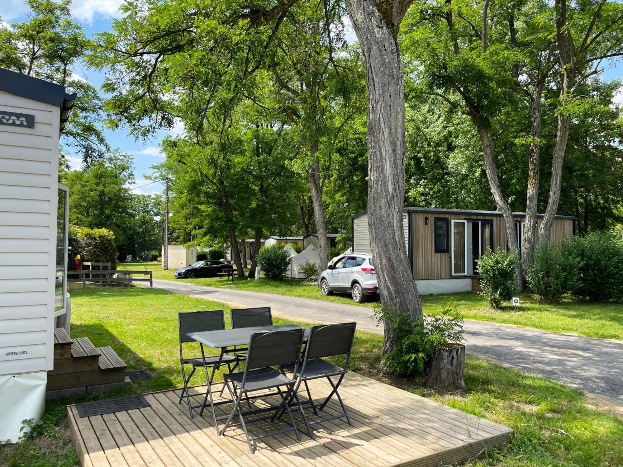 Camping Les Portes De Sancerre Saint-Satur Bagian luar foto